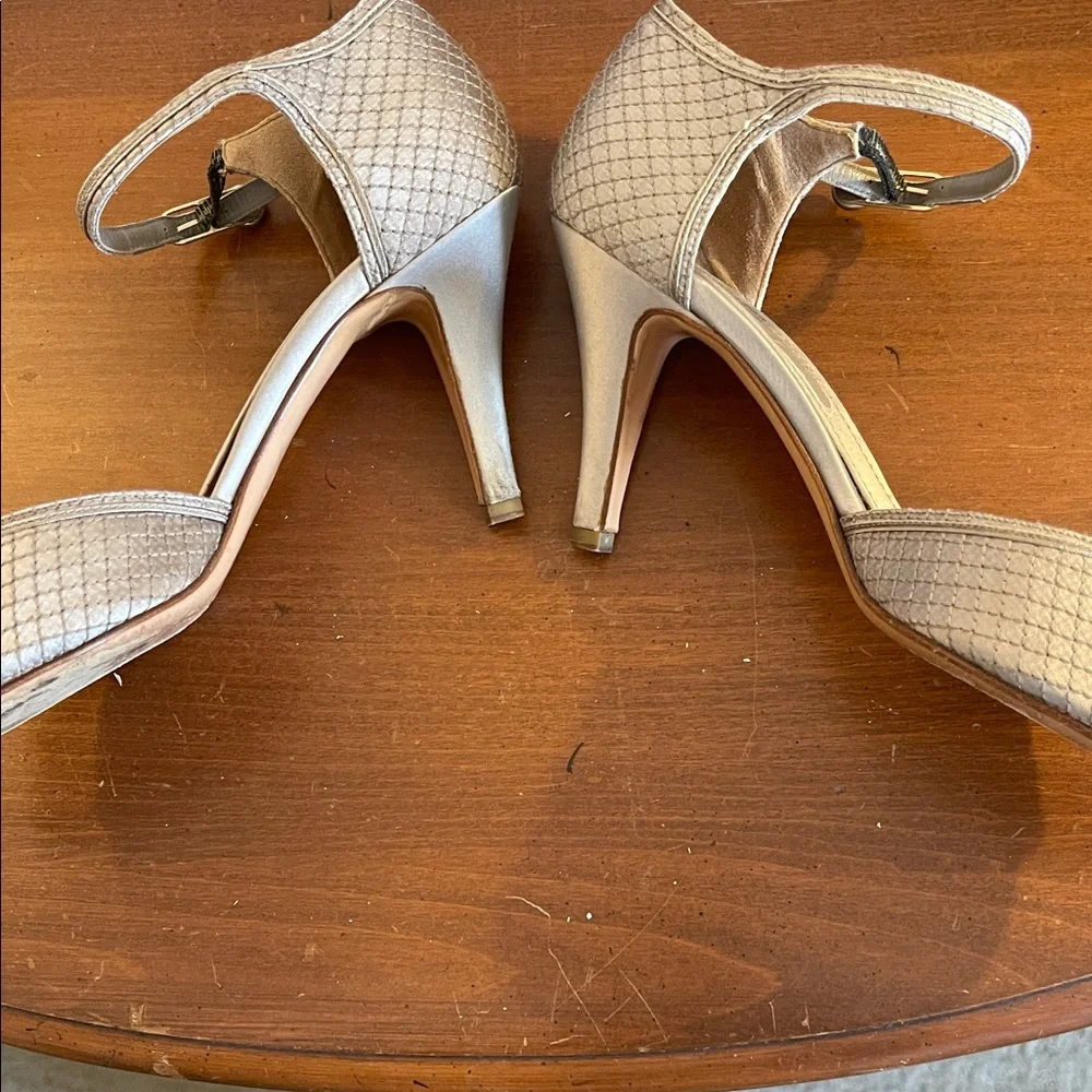 CHANEL silver/grey Textured Heels - Picture 3 of 13